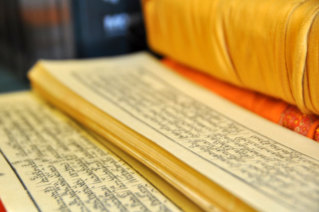 Богд хааны музейд “Эгшиг тэмдэглэгээ” хэмээх судруудыг дэлгэнэ